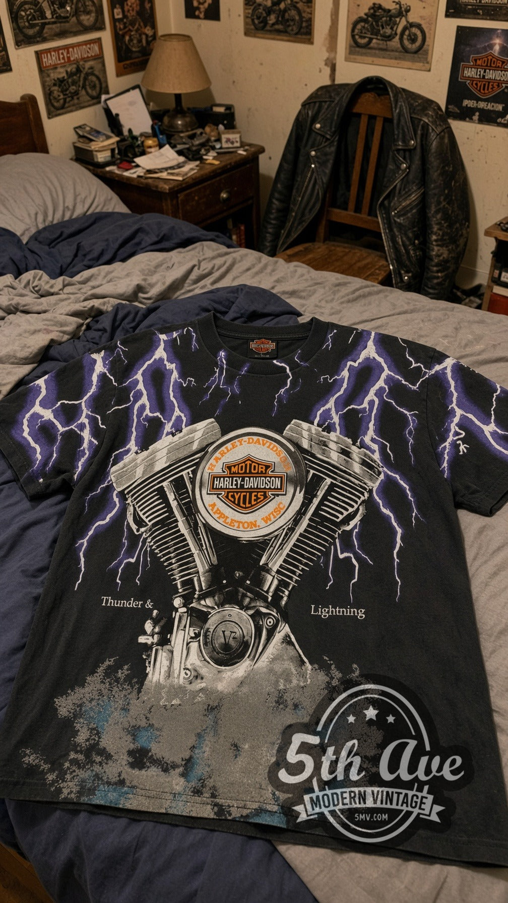 Harley-Davidson Thunder & Lightning Appleton Wisc vintage Harley tee laid flat