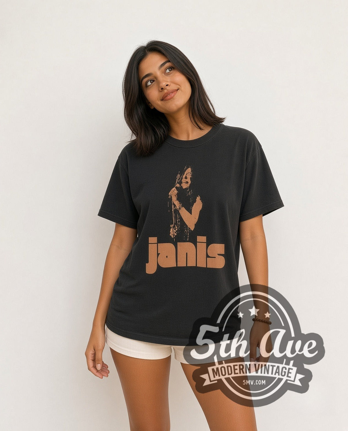 Model wearing the Janis Joplin vintage band t-shirt