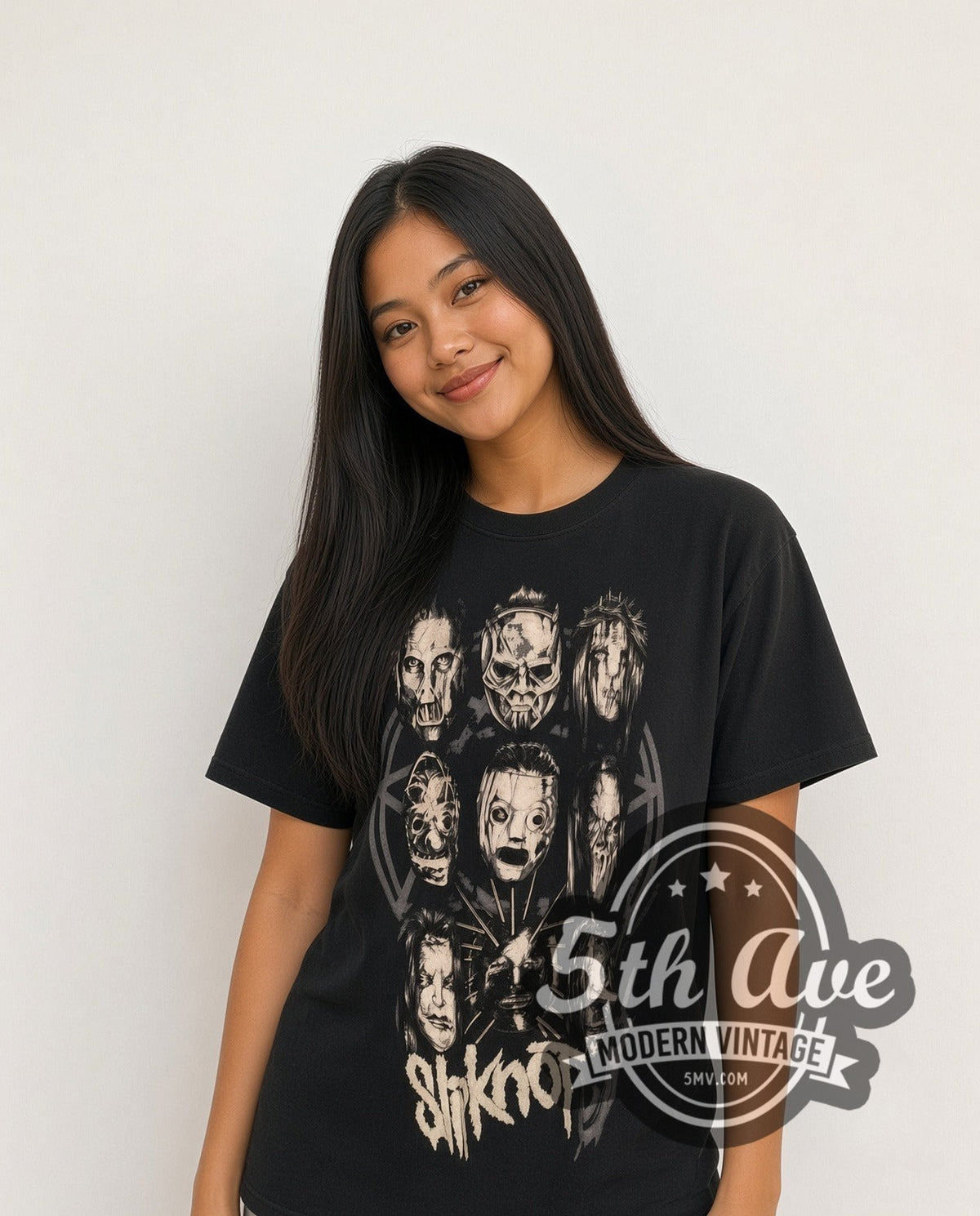 Model wearing the Slipknot Maggots Unite vintage band t-shirt