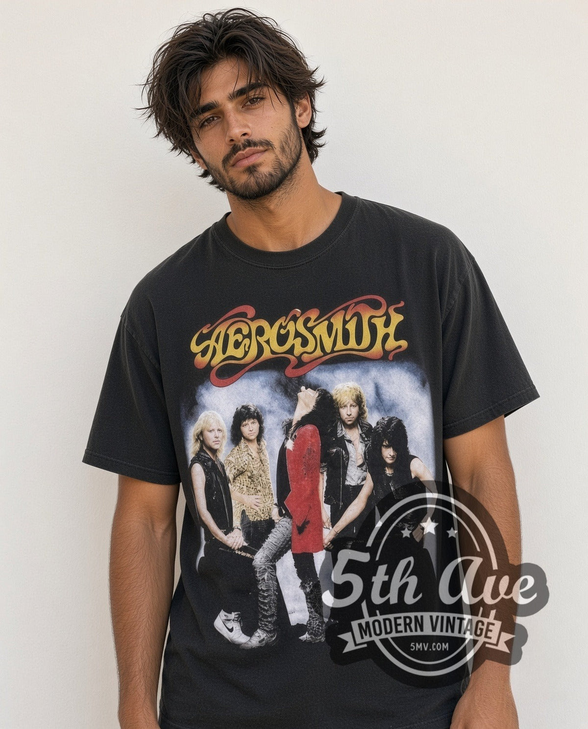 Model wearing the Aerosmith Band Photo vintage band t-shirt in black