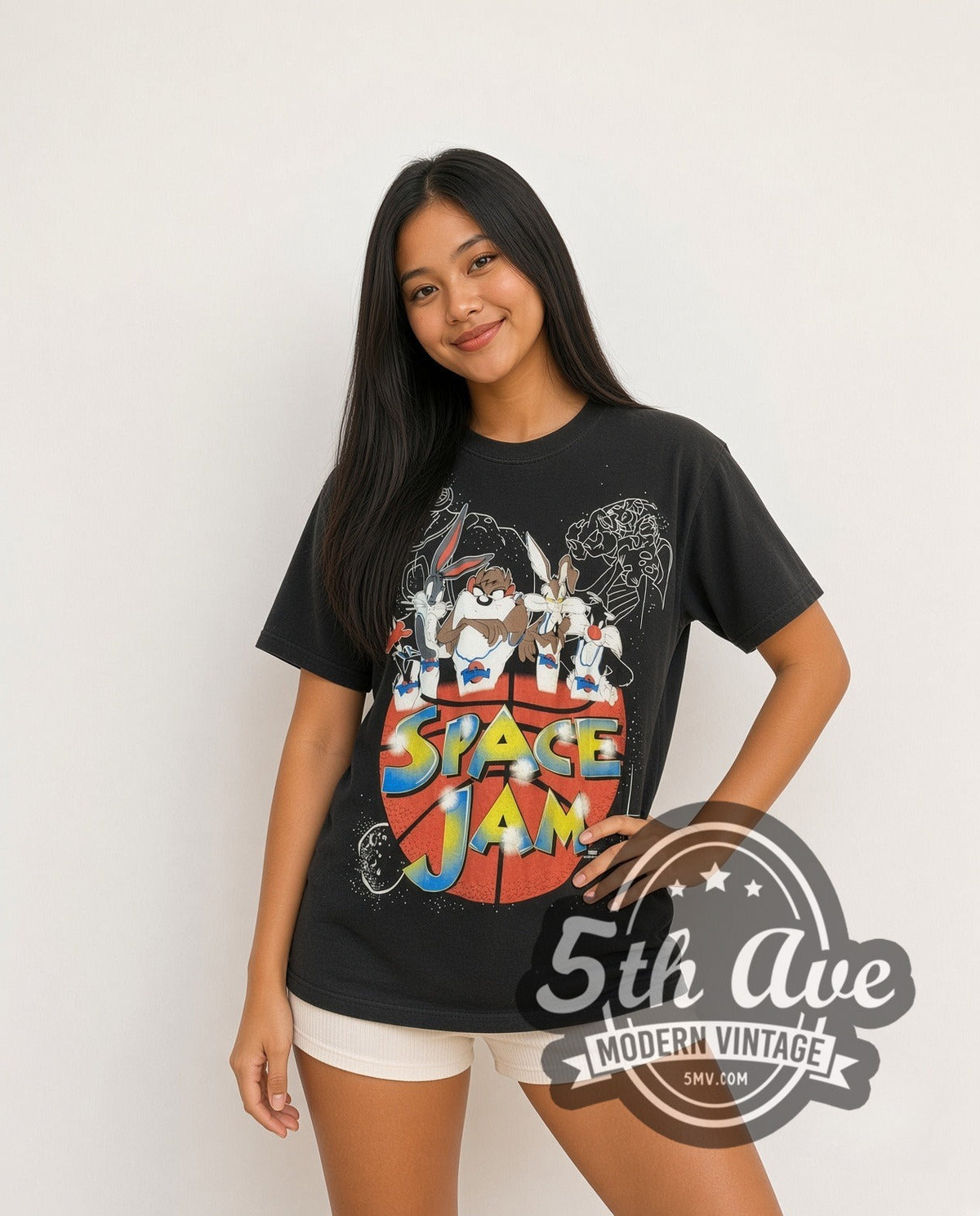 Model wearing the Looney Tunes Space Jam Basketball Logo vintage cartoon tee