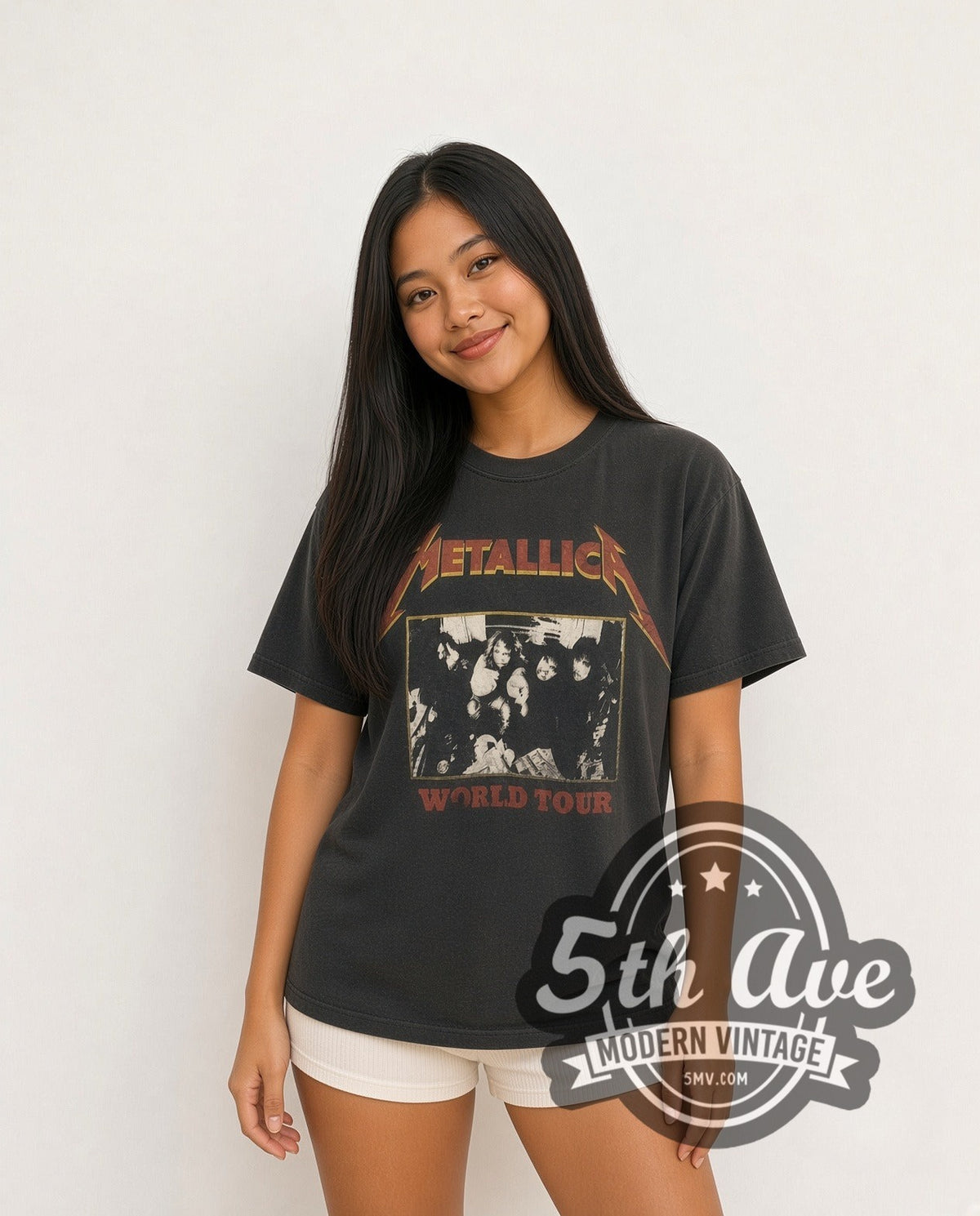 Model wearing the Metallica World Tour Band Photo vintage band t-shirt