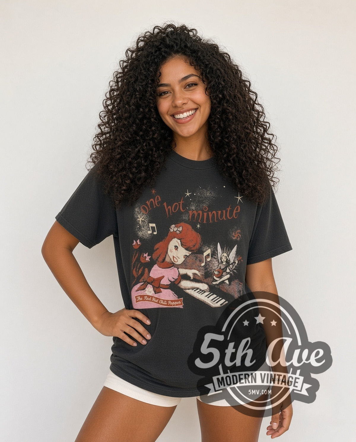 Model wearing the Red Hot Chili Peppers One Hot Minute 1995 vintage band t-shirt