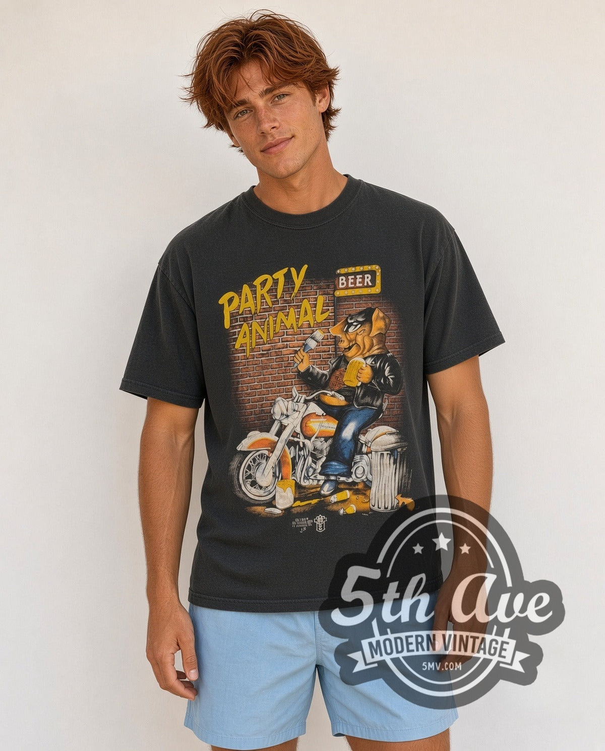 Model wearing the Harley-Davidson Far West Cycle Party Animal vintage graphic t-shirt, photo 4