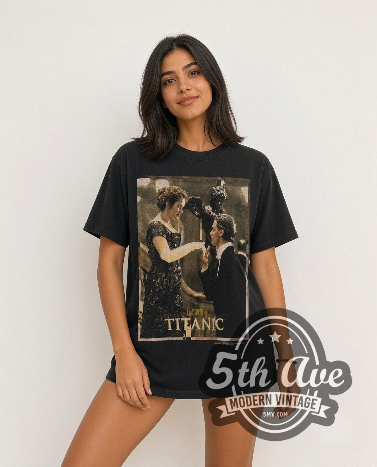 Model wearing the Titanic vintage movie t-shirt