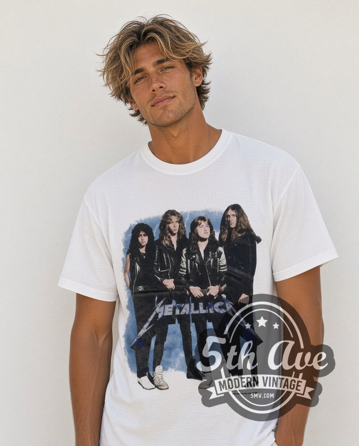 Model wearing the Metallica Group Photo vintage band t-shirt in white