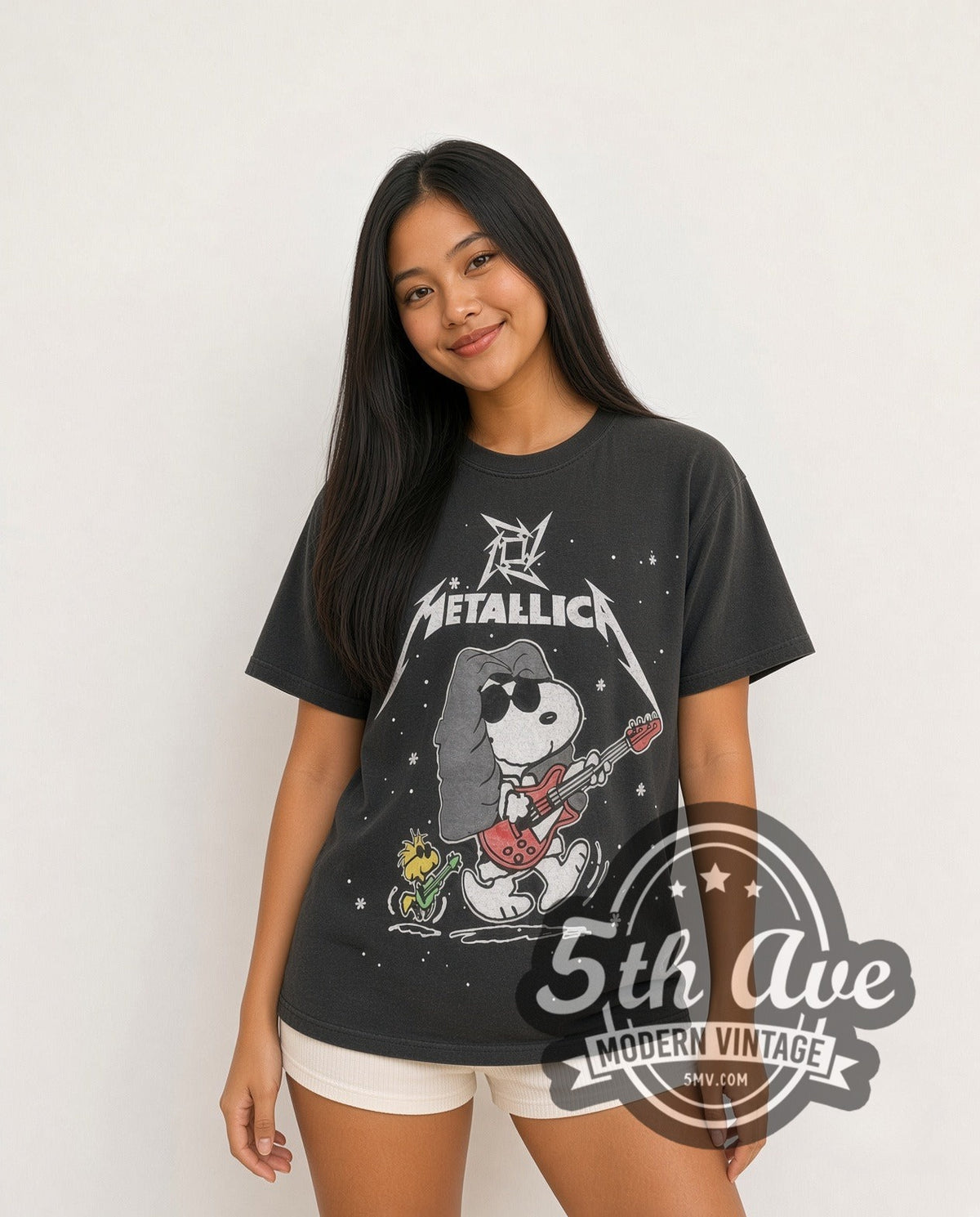 Model wearing the Peanuts Metallica x Snoopy vintage cartoon tee in black
