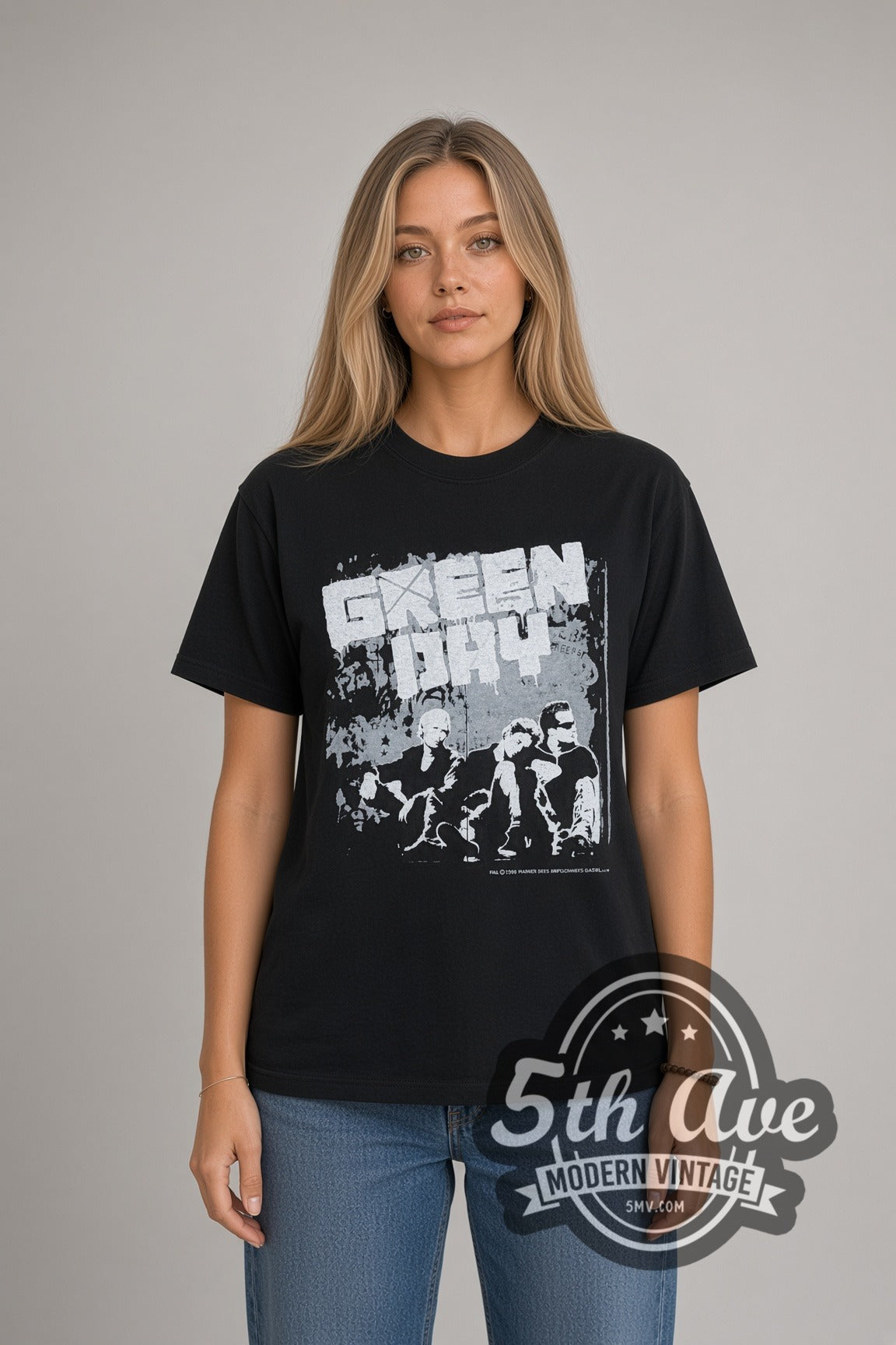 Model wearing the Green Day Tour 1996 Band Photo band t-shirt in black
