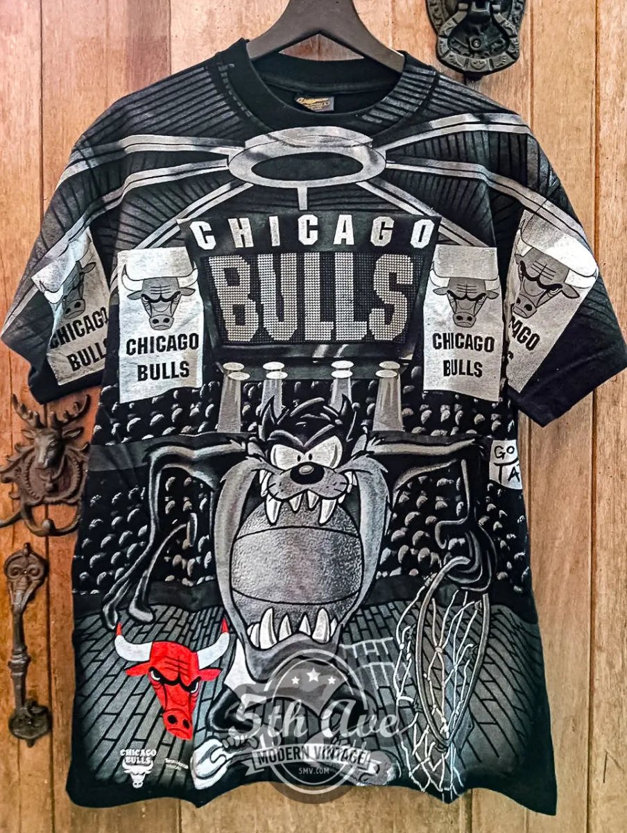 Looney Tunes Taz - Mania Tazmanian Devil X Chicago Bulls - New Vintage Animation T shirt - Vintage Band Shirts