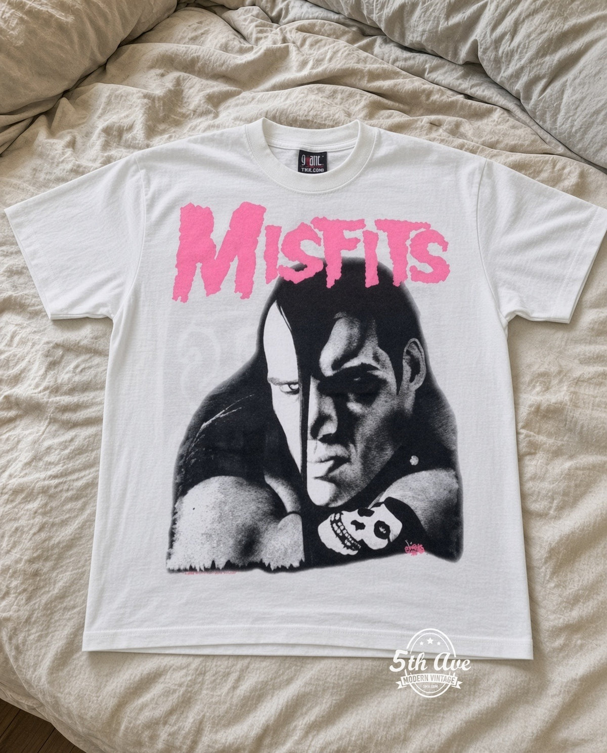 MB 103 Misfits Crimson Ghost bed