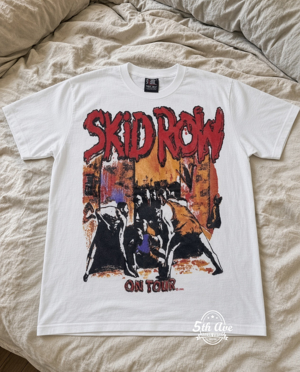 MB 132 Skid Row On Tour bed
