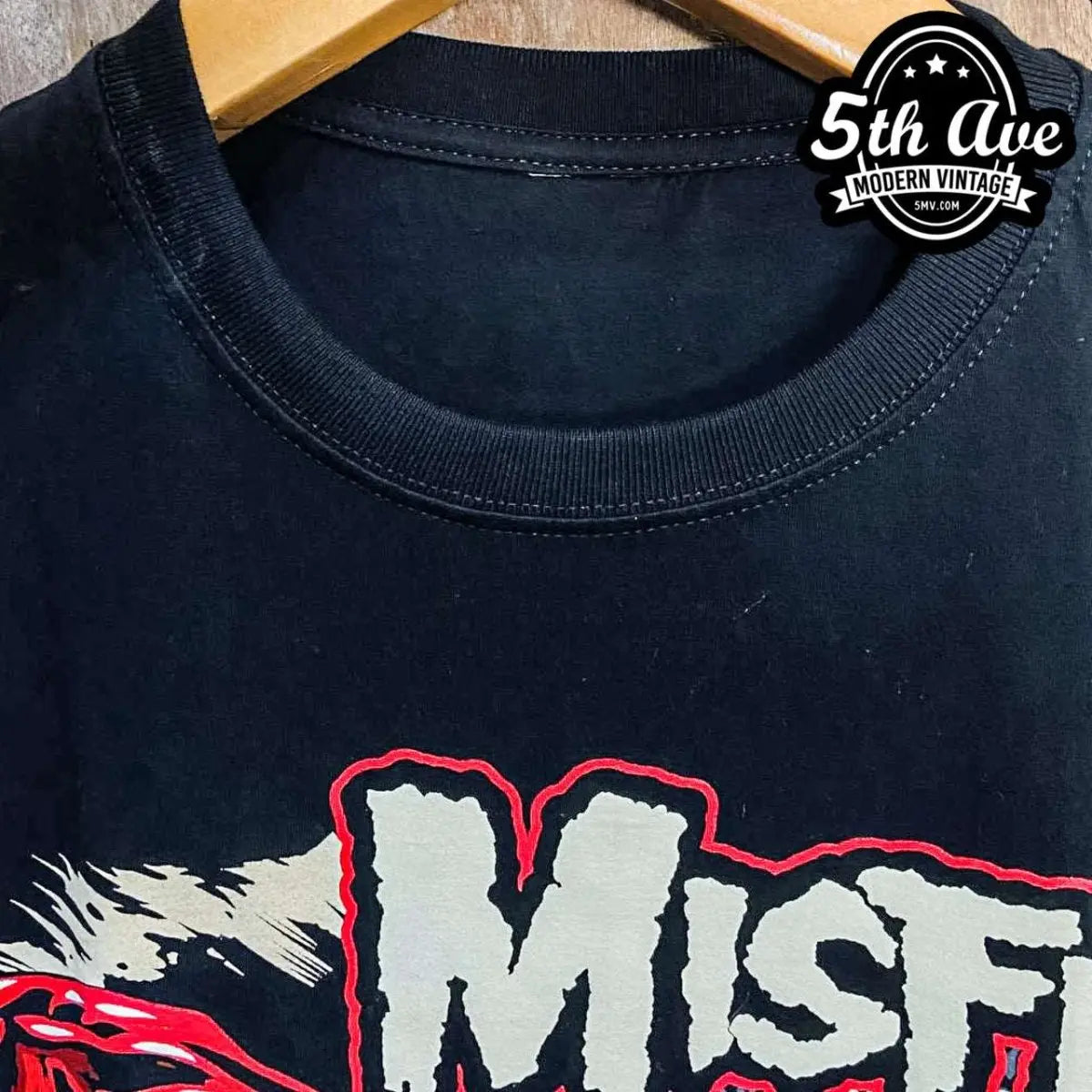 Model wearing Misfits – Mommy vintage band tee