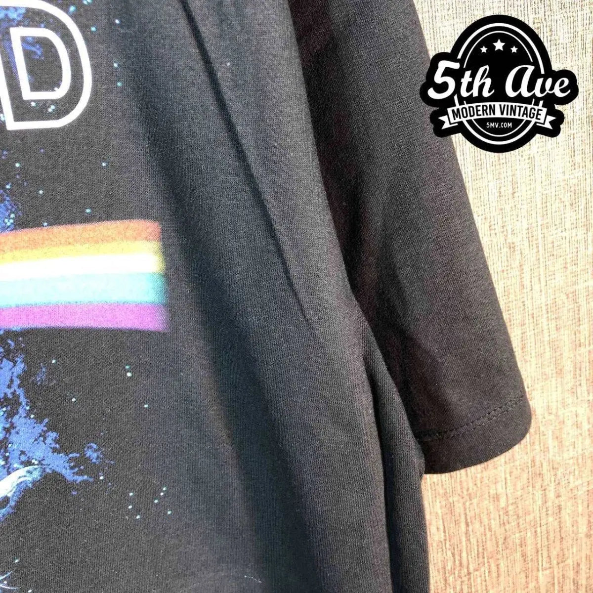 Model wearing Pink Floyd – Stairway Pyramid Moon Spectrum vintage band tee