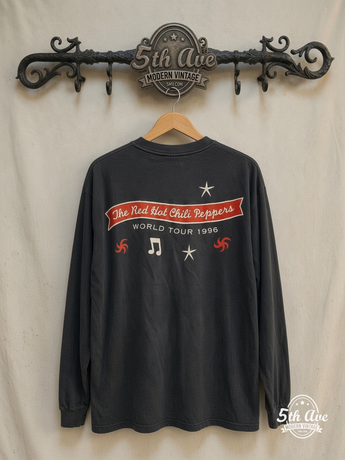 Red Hot Chili Peppers – World Tour 1996 – Vintage Band T-Shirt — back on locked cream ornate 5th Ave rack