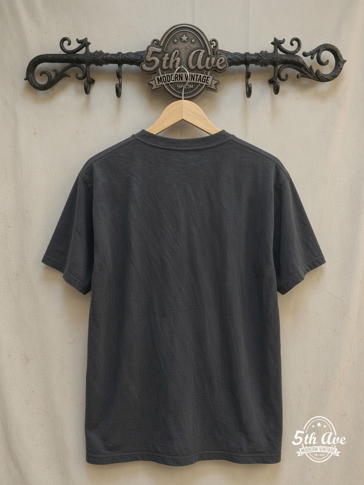 Megadeth – Countdown to Extinction' Graphic – Vintage Band T-Shirt — back on locked cream ornate 5th Ave rack