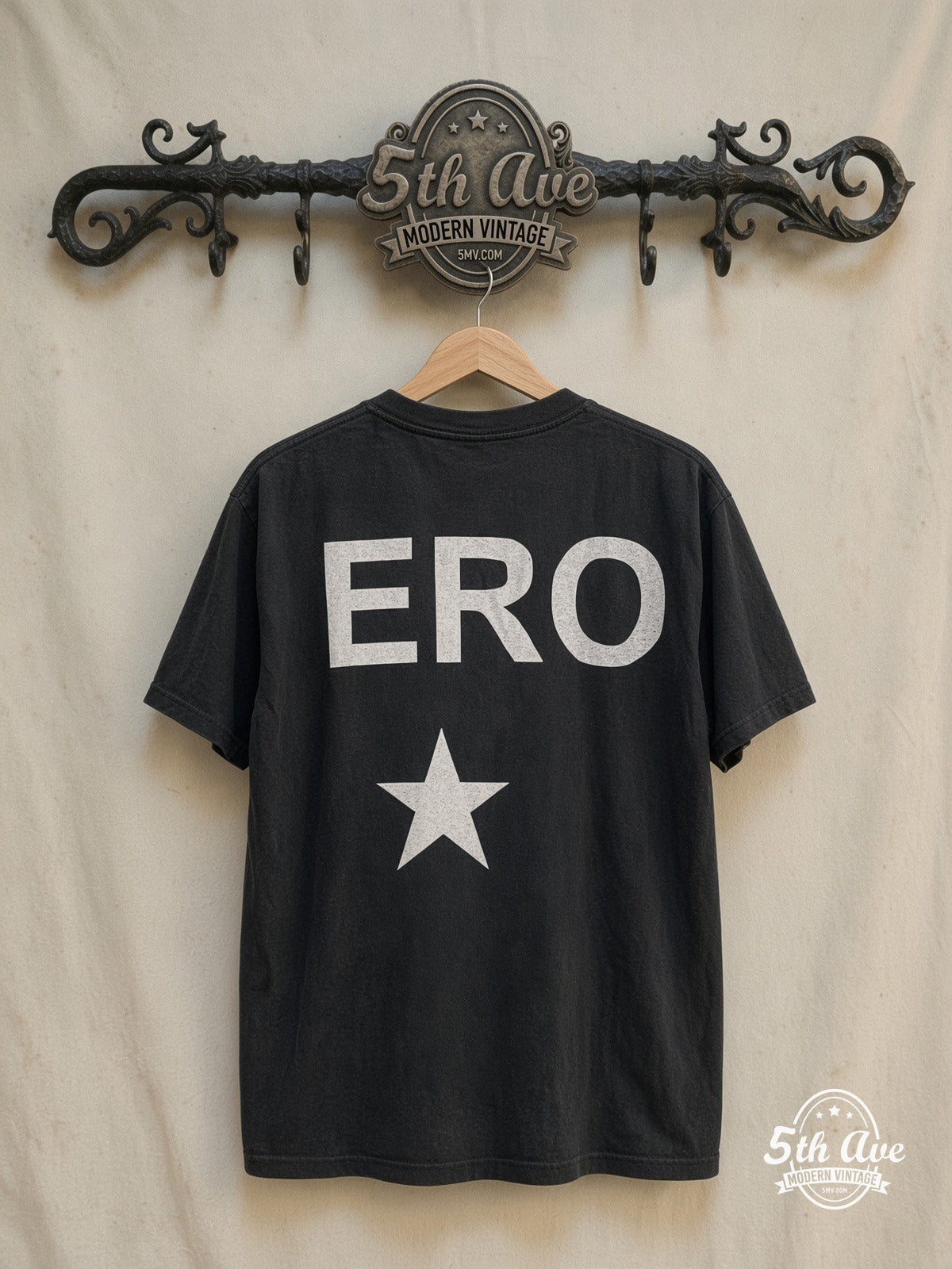 The Smashing Pumpkins – Mellon Collie Zero Star Back – Vintage Band T-Shirt — back on locked cream ornate 5th Ave rack