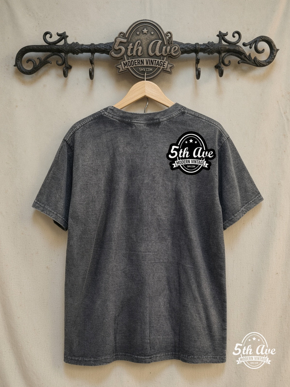 Radiohead – Monochrome Band Photo Block Logo – Vintage Band T-Shirt — back on locked cream ornate 5th Ave rack