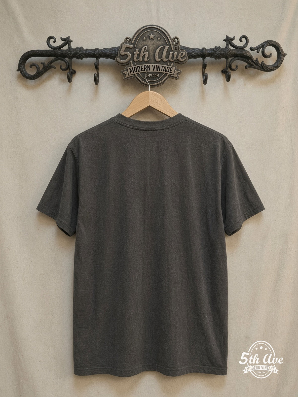 Sex Pistols – Sex Pistols Graphic – Vintage Band T-Shirt — back on locked cream ornate 5th Ave rack