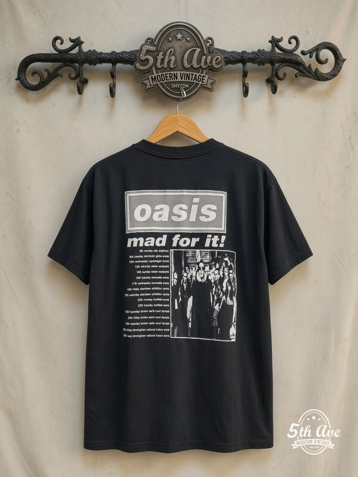 Oasis – Be Here Now' Tour 1997 – Vintage Band T-Shirt — back on locked cream ornate 5th Ave rack