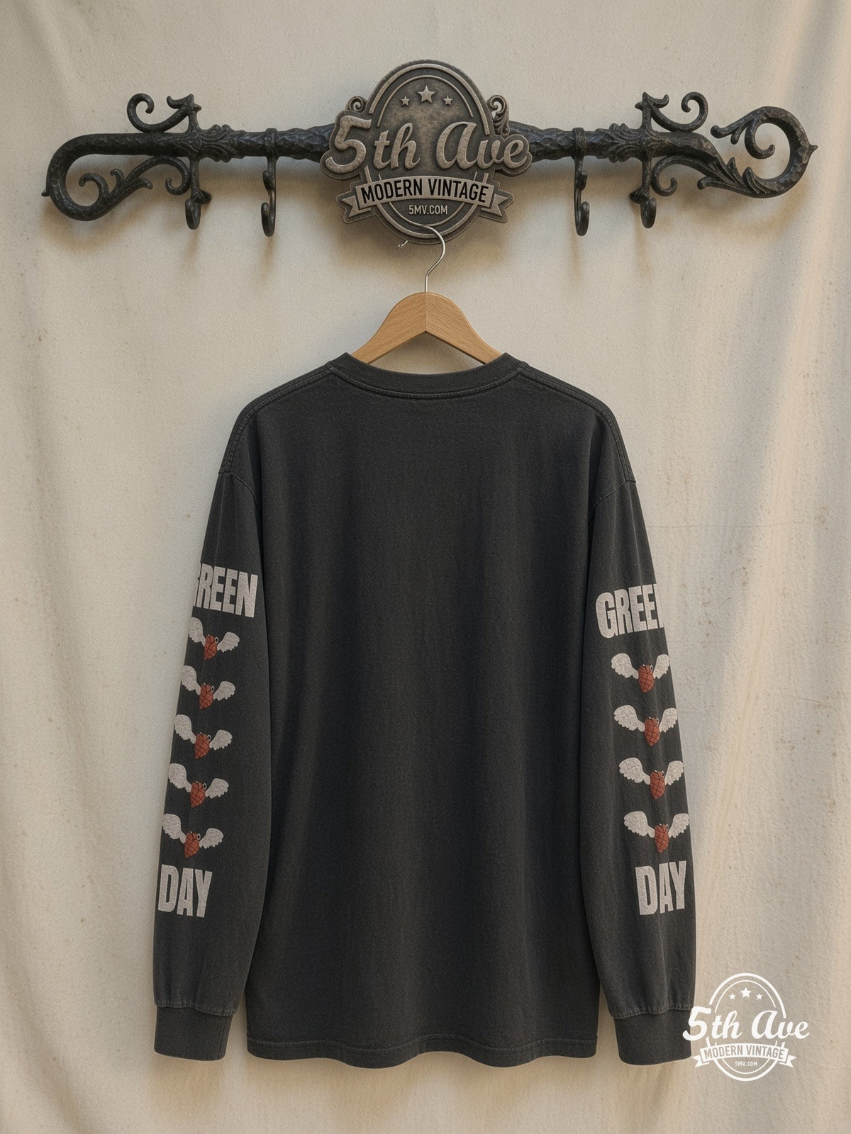 Green Day – Dookie World Tour 1994 – Vintage Band T-Shirt — back on locked cream ornate 5th Ave rack