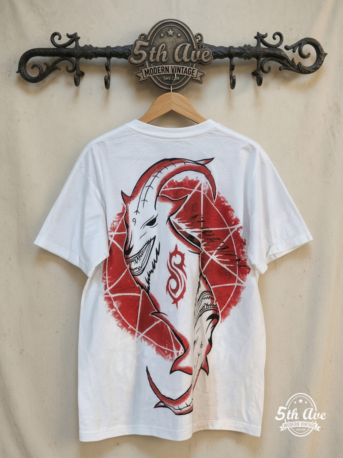 Slipknot – Slipknot – All Over Print – Vintage Band T-Shirt — back on locked cream ornate 5th Ave rack