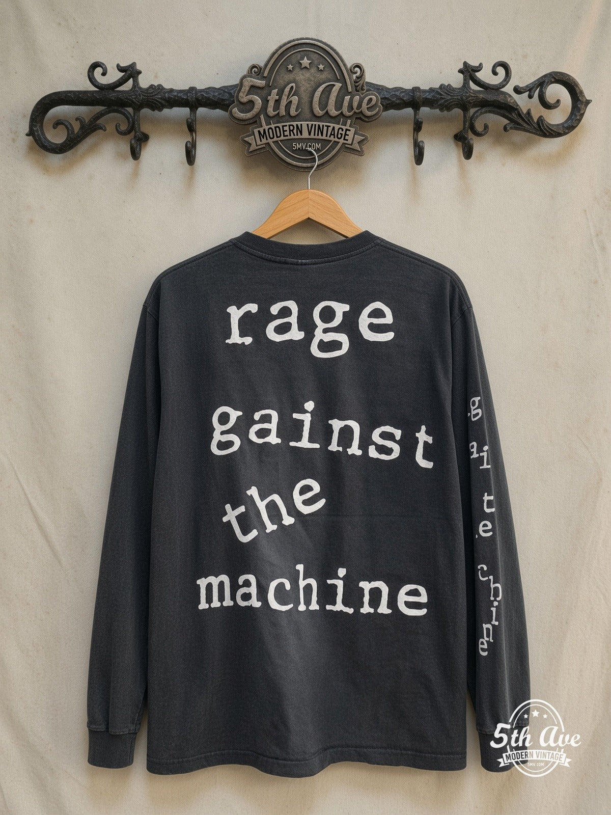 Rage Against the Machine – Che Guevara – Vintage Band T-Shirt — back on locked cream ornate 5th Ave rack
