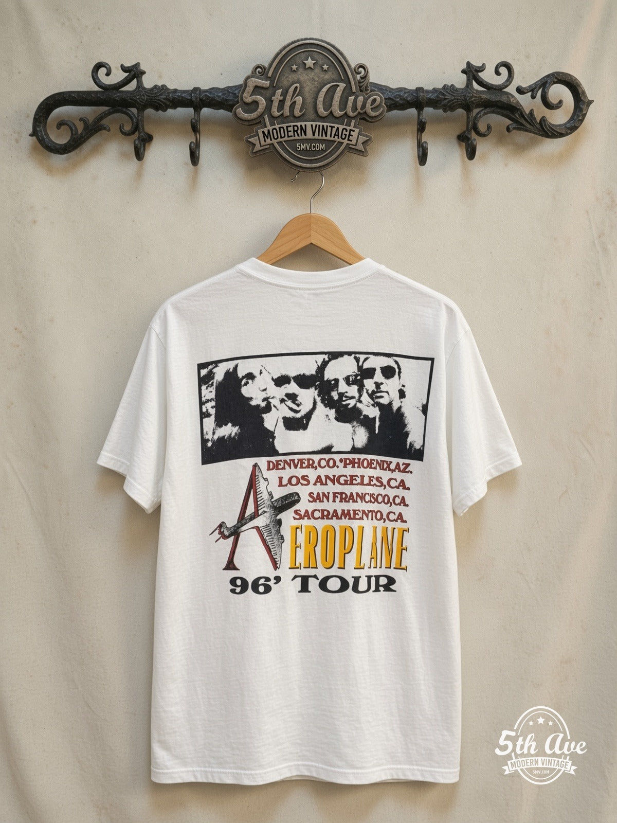 Red Hot Chili Peppers – Aeroplane Tour' 1996 – Vintage Band T-Shirt — back on locked cream ornate 5th Ave rack