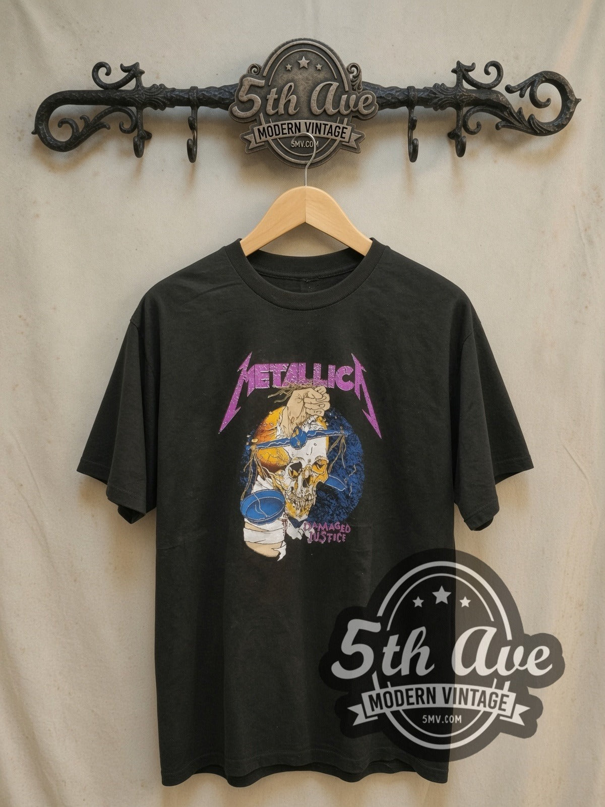 Metallica Skull Front Band Photo Back vintage band t-shirt, front view on the 5MV rack