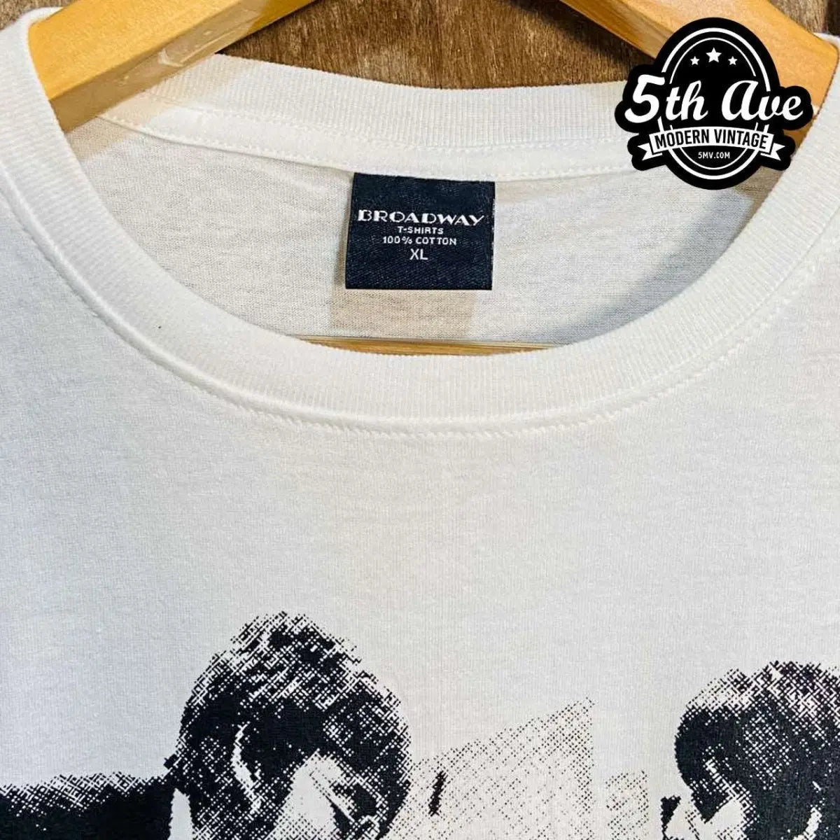 Model wearing The Beatles – Cigarettes vintage band tee