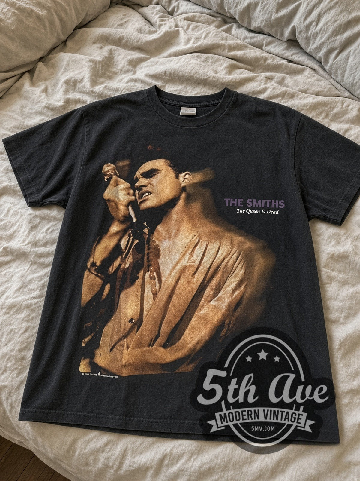 The Smiths The Queen Is Dead UK Tour 86 vintage band tee laid flat
