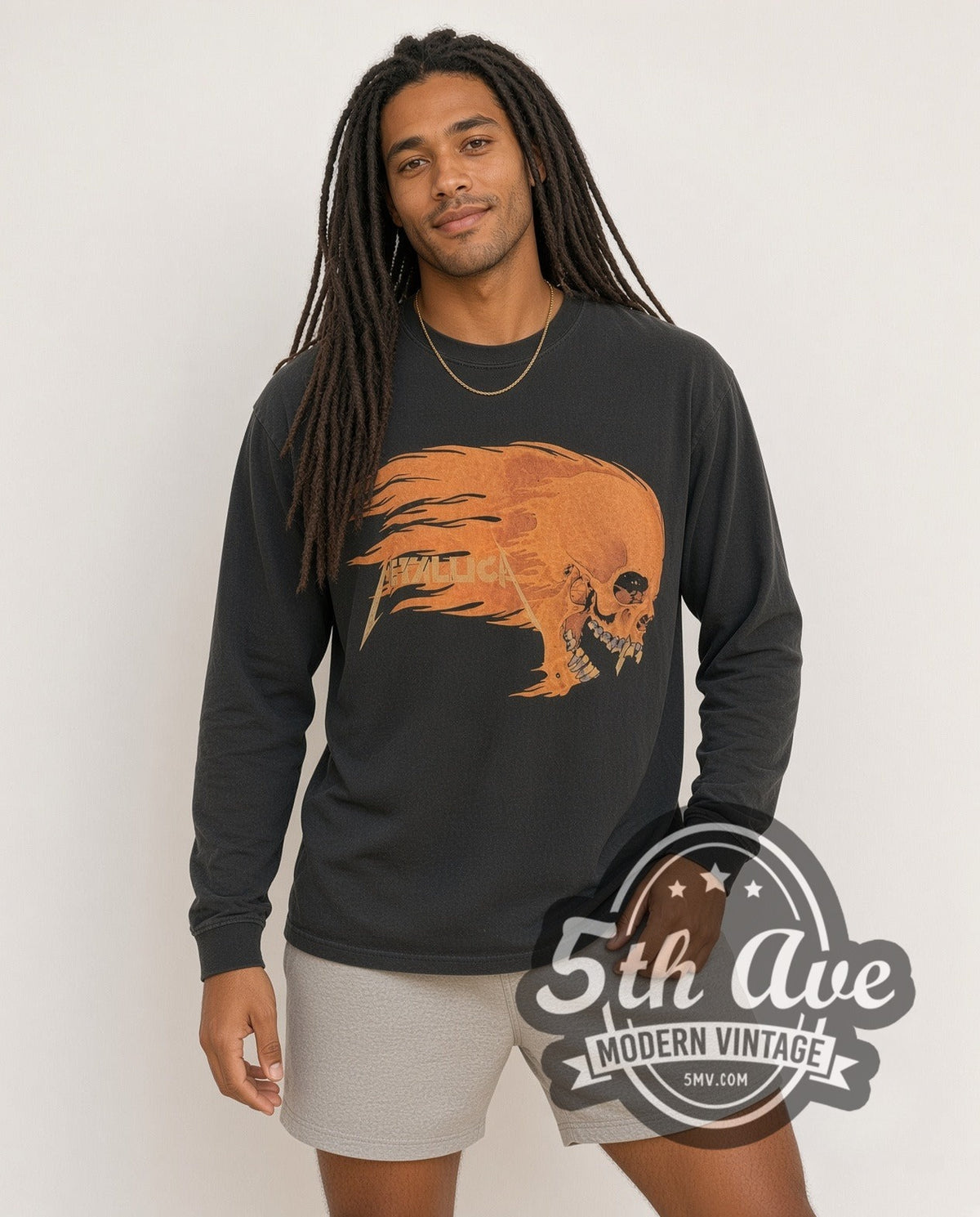 Model wearing the Metallica 1994 Graphic vintage band t-shirt