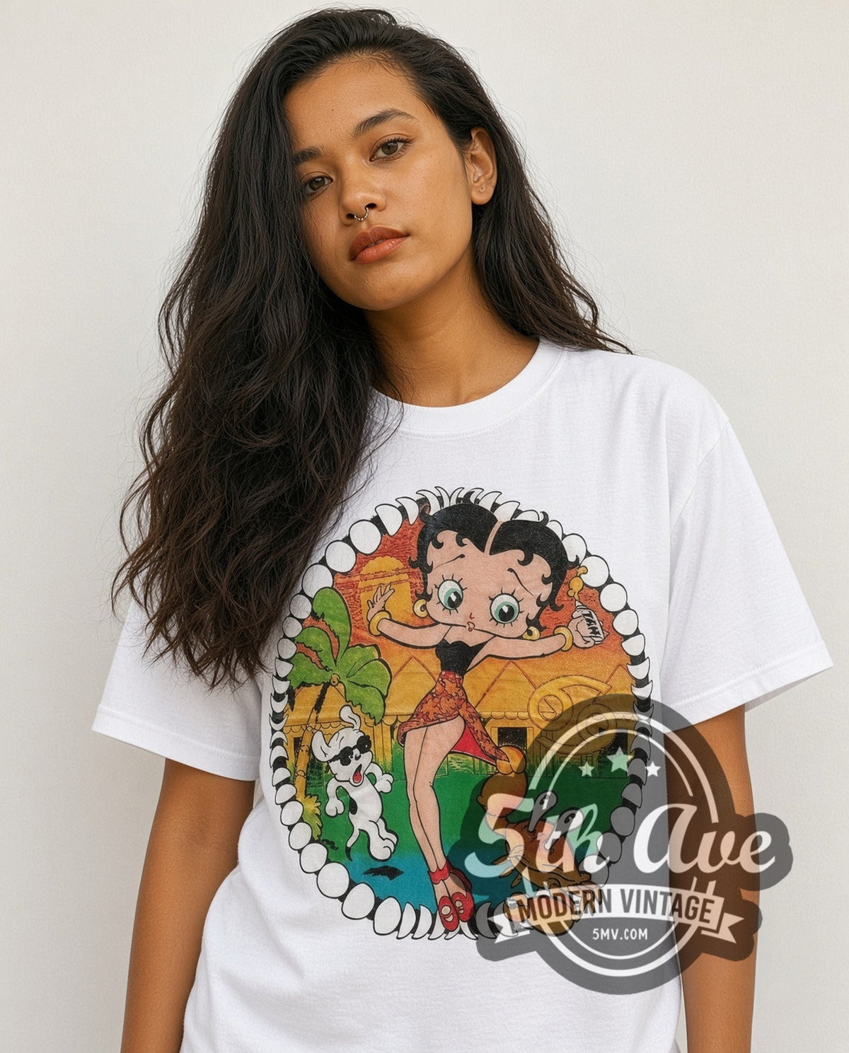 Model wearing the Betty Boop Beach vintage cartoon tee