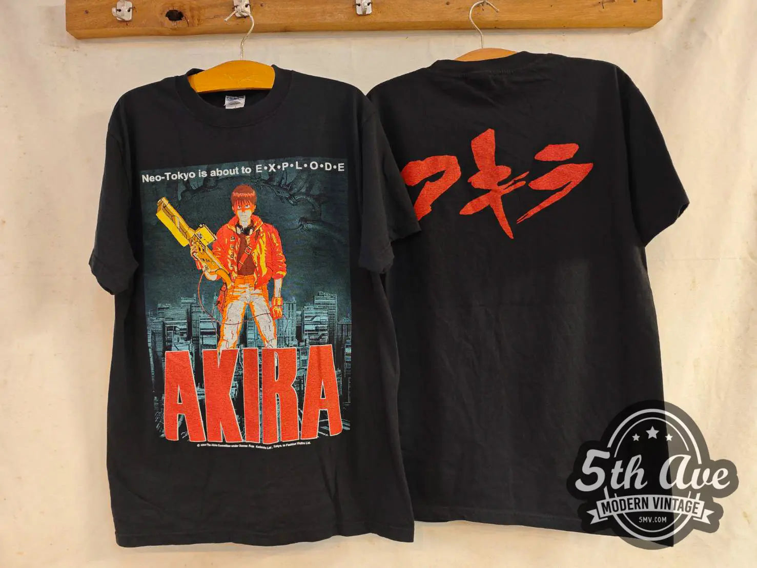 Akira Neo-Tokyo is about to E-X-P-L-O-D-E - New Vintage Anime T shirt