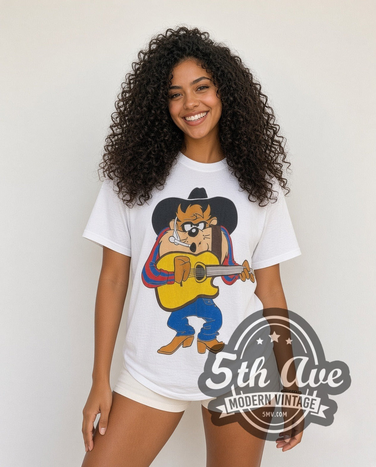 Model wearing the Looney Tunes Garth Brooks Taz-Mania vintage cartoon tee