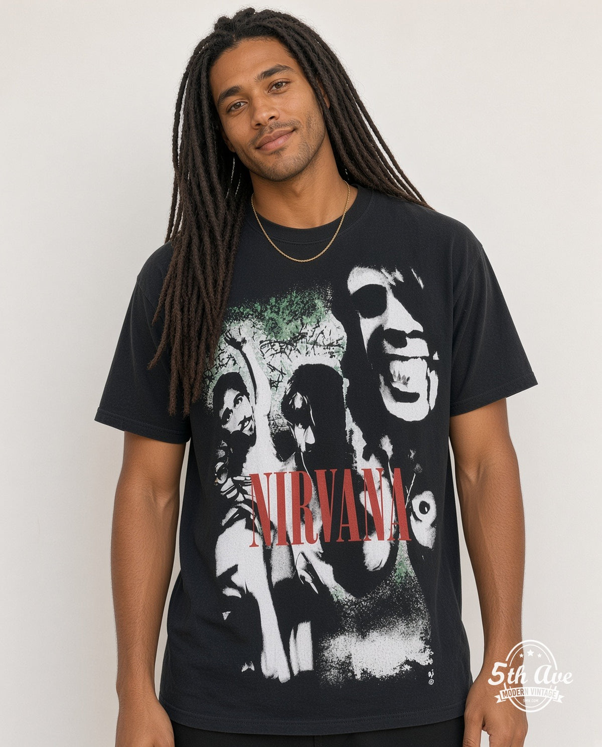 Model wearing the Nirvana Erinnerungen an Kurt Cobain all-over-print vintage band t-shirt