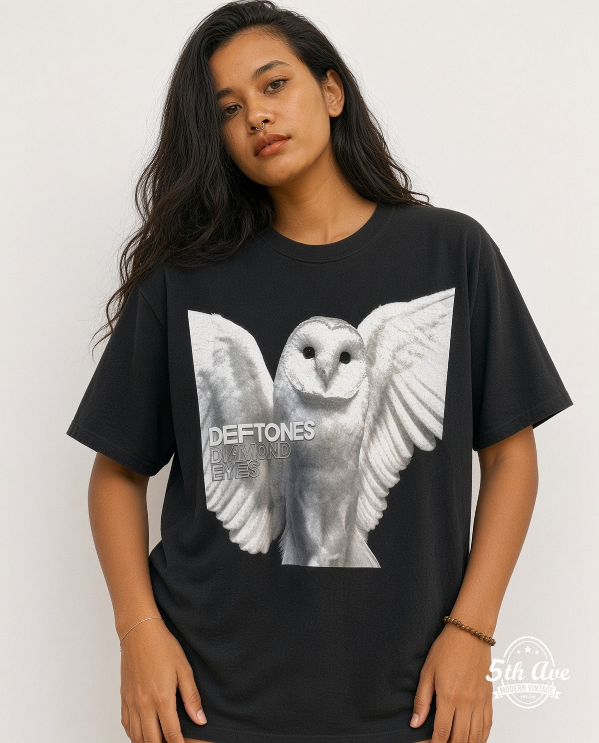 Model wearing the Deftones vintage band t-shirt