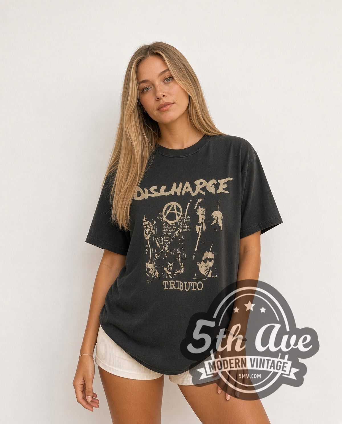 Model wearing the Discharge Tributo vintage band t-shirt