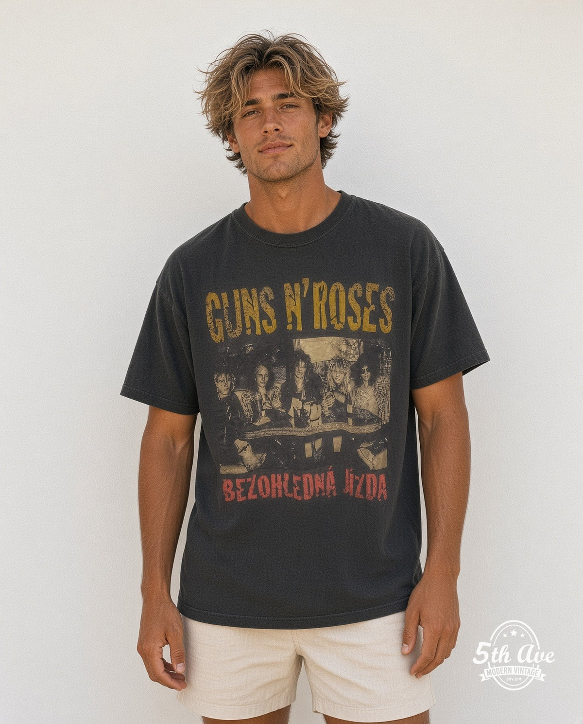 Guns N' Roses Bezohledná Jízda band t-shirt on model