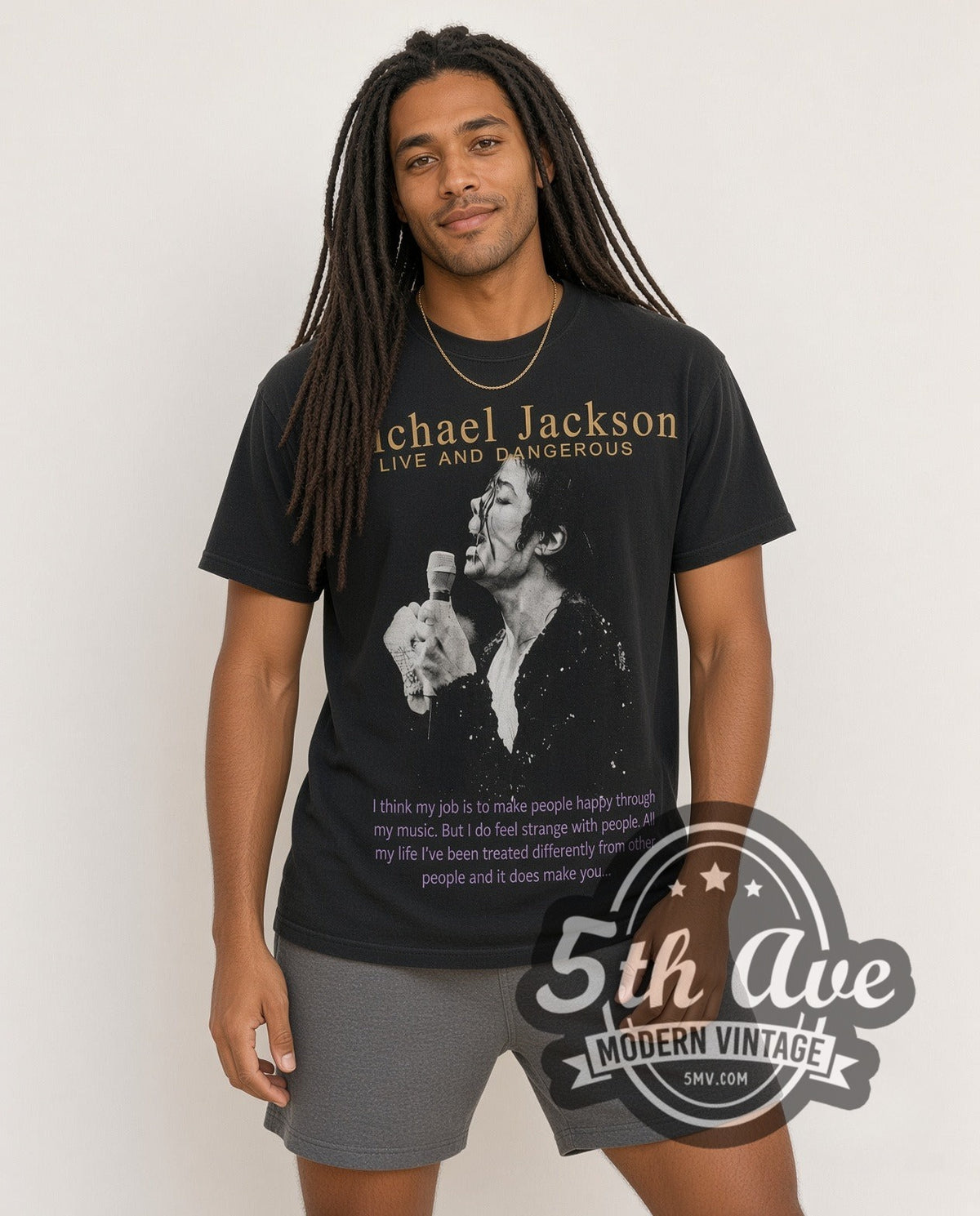 Model wearing the Michael Jackson Live and Dangerous Singing Profile '93 vintage band t-shirt