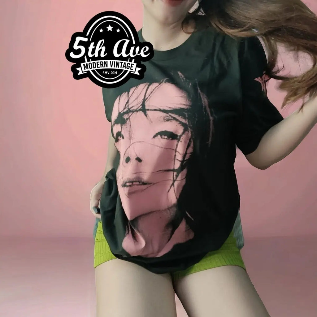 Bjork 1996 January Tour Vintage Vibe T-shirt (White / Pink