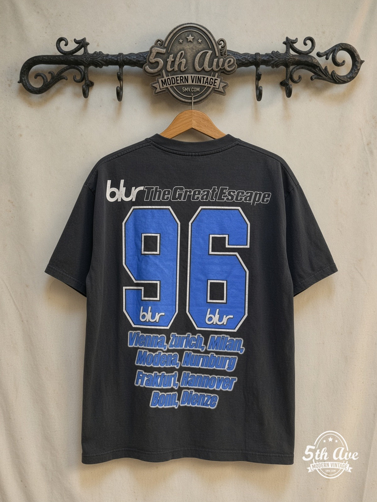 Blur The Great Escape 96 Tour vintage band t-shirt back on rack