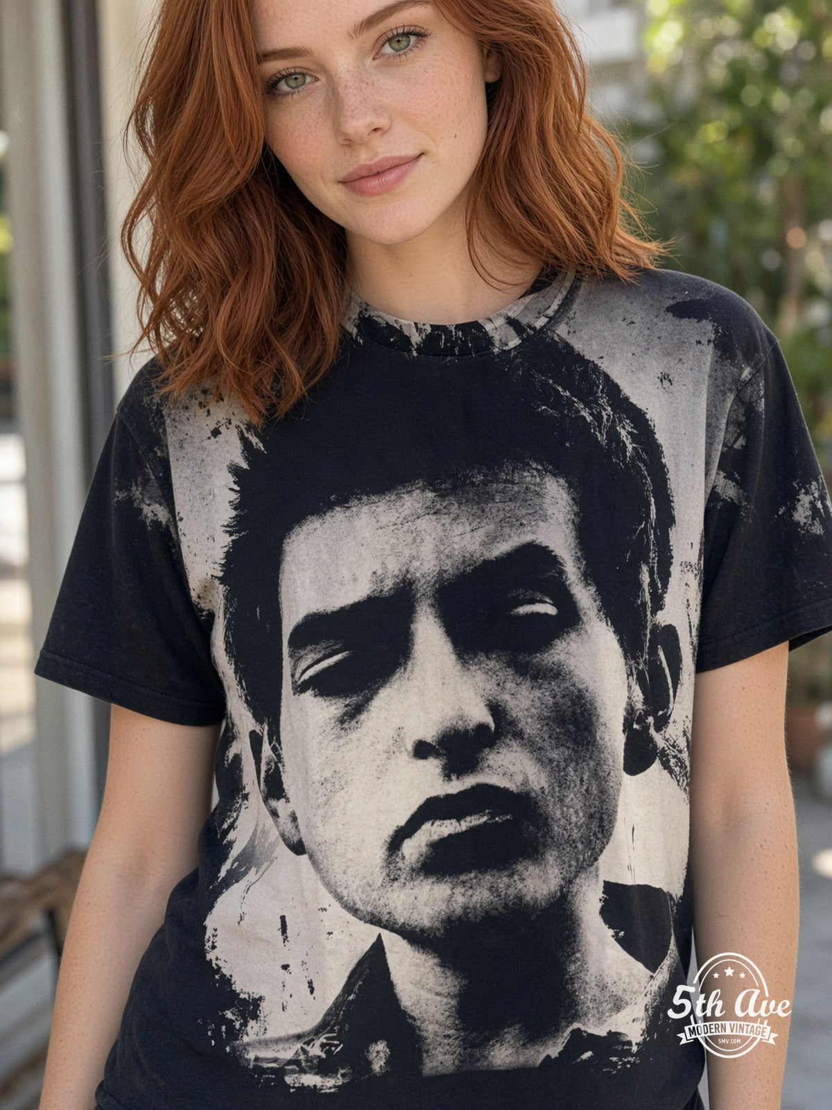Model wearing Bob Dylan Blank-Eye Distressed Portrait vintage t-shirt