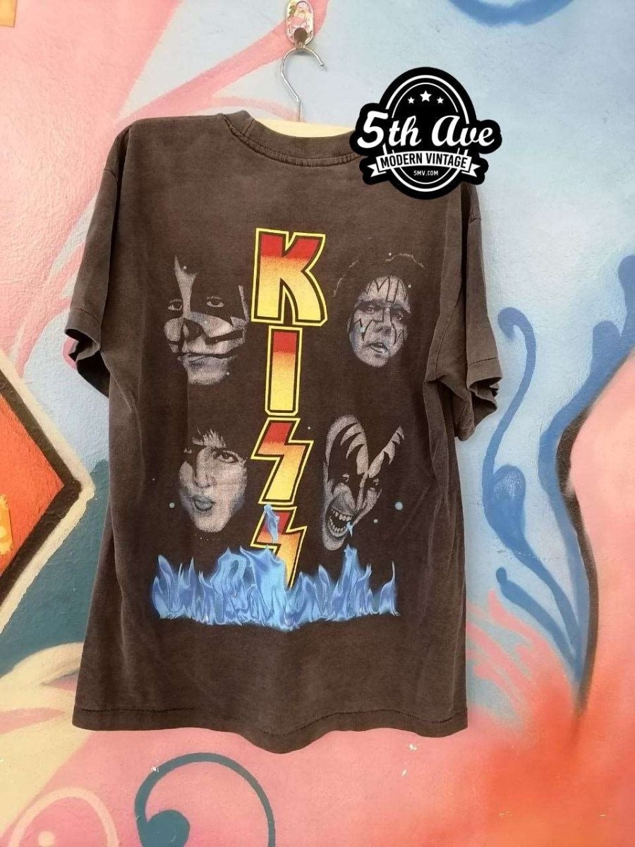 Kiss Single Stitched t shirt - Vintage Band Shirts