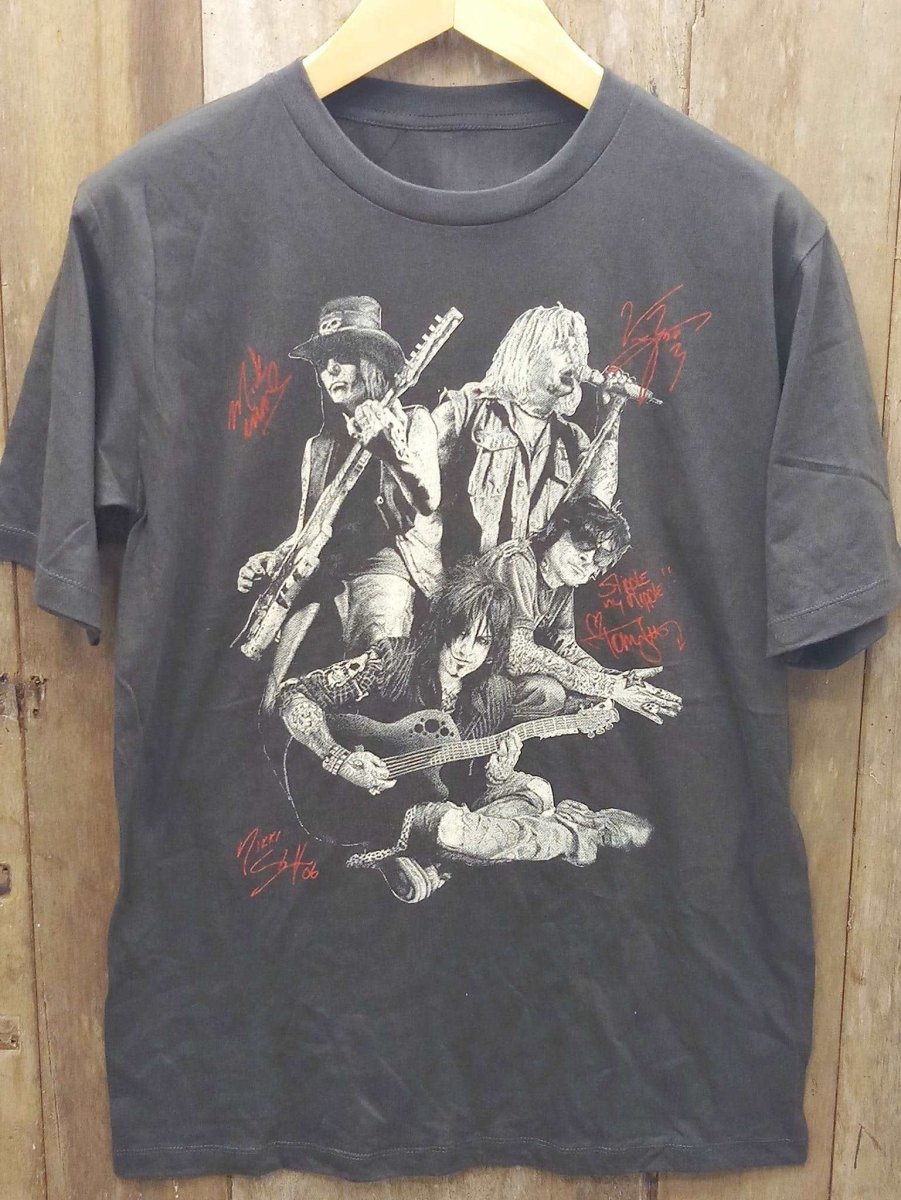 Legends Unveiled: The Exclusive Mötley Crüe Autographed Member T-Shirt Captain Boot Tag - Vintage Band Shirts