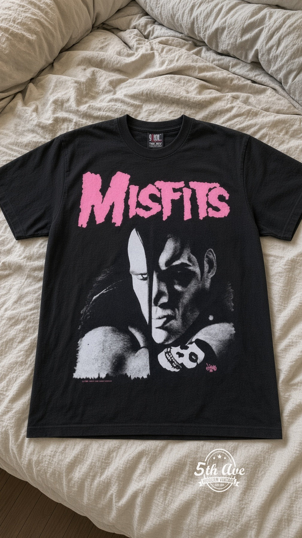 MB 102 Misfits Crimson Ghost bed