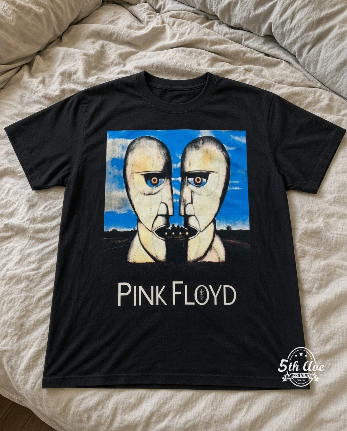 MB 143 Pink Floyd Division Bell bed
