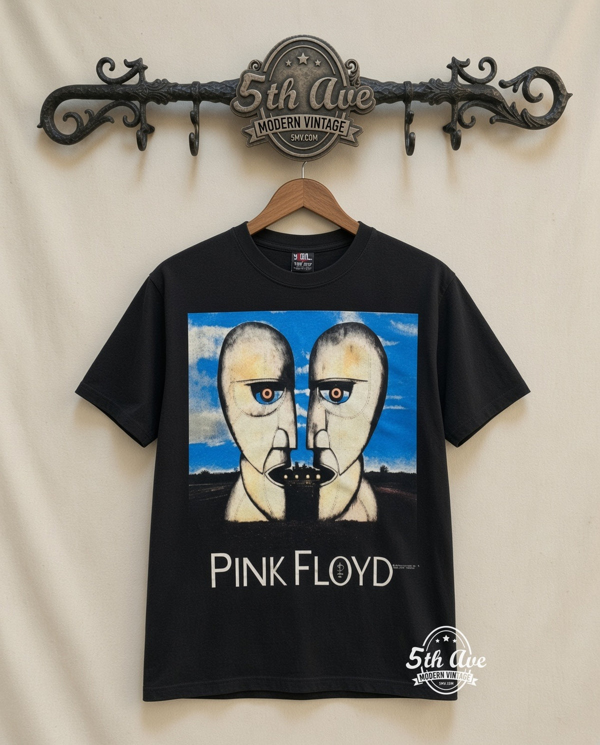 MB 143 Pink Floyd Division Bell rack front