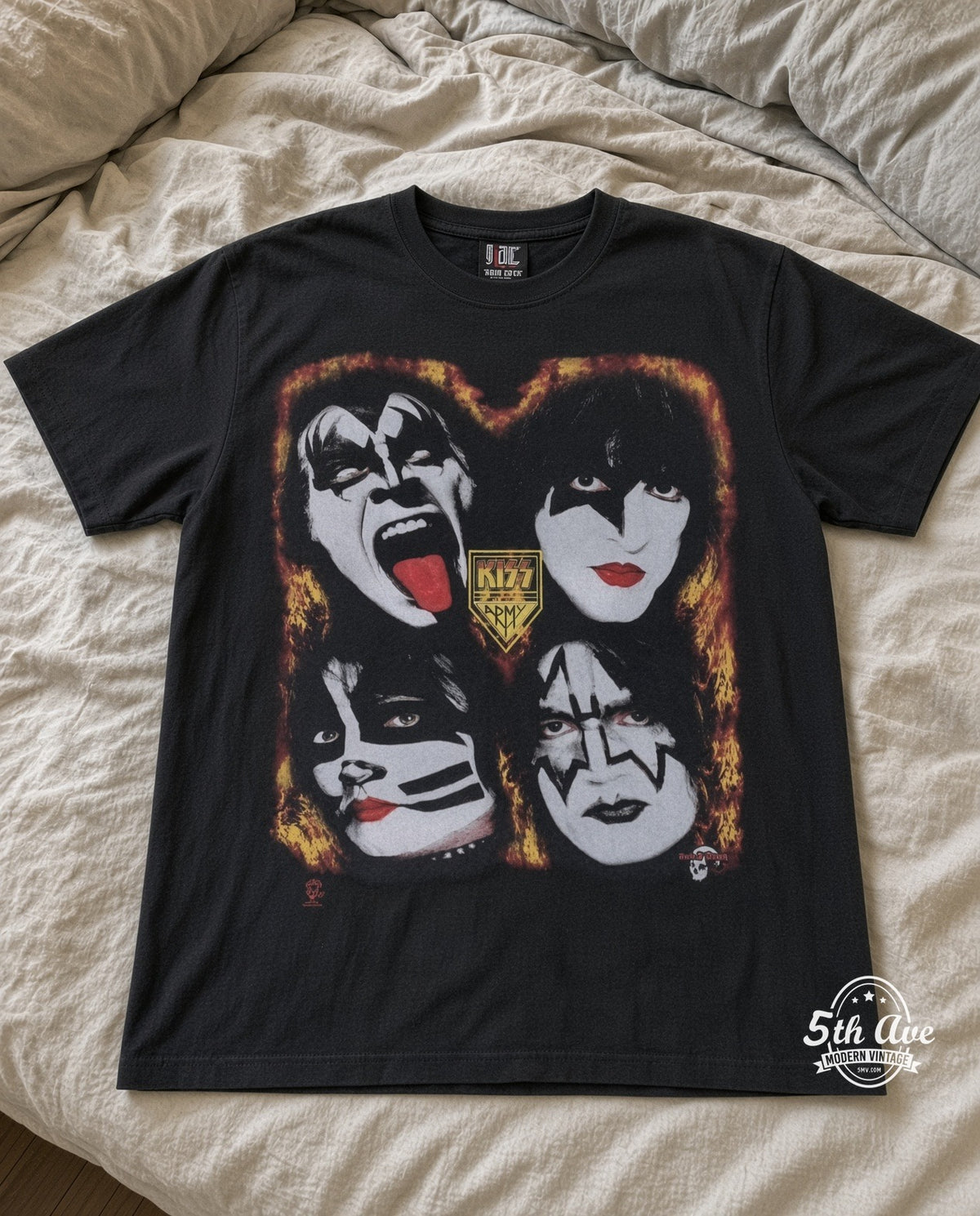 MB 146 KISS Four Faces bed