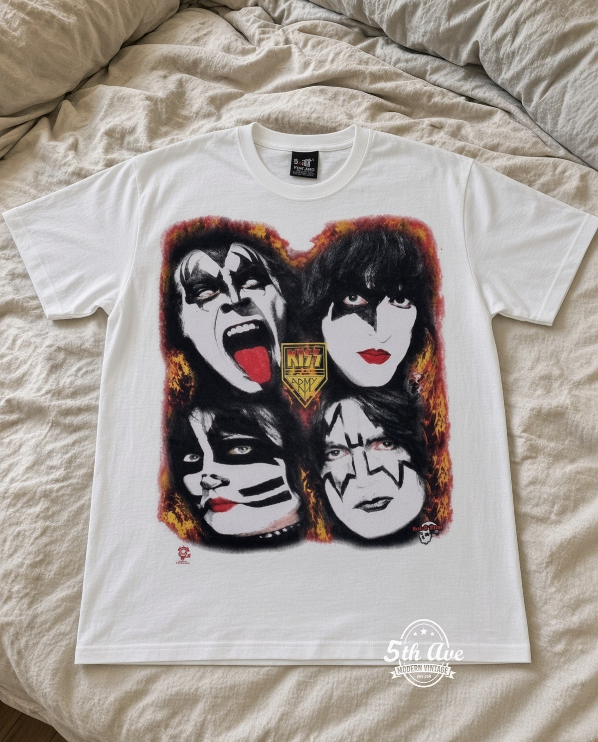 MB 147 KISS Four Faces bed