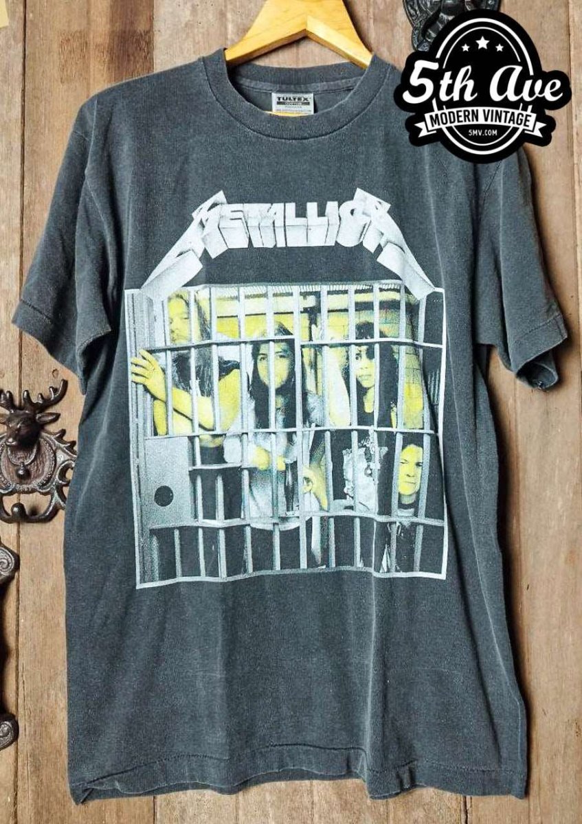 Metallica - New Vintage Band T shirt - Vintage Band Shirts